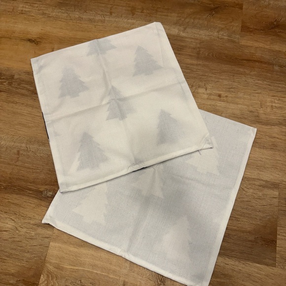 Christmas pillow covers NEW - Picture 2 of 5